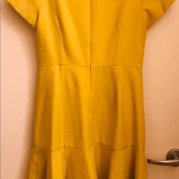 Stunning yellow BANANA REPUBLIC dress - Picture 2 of 4